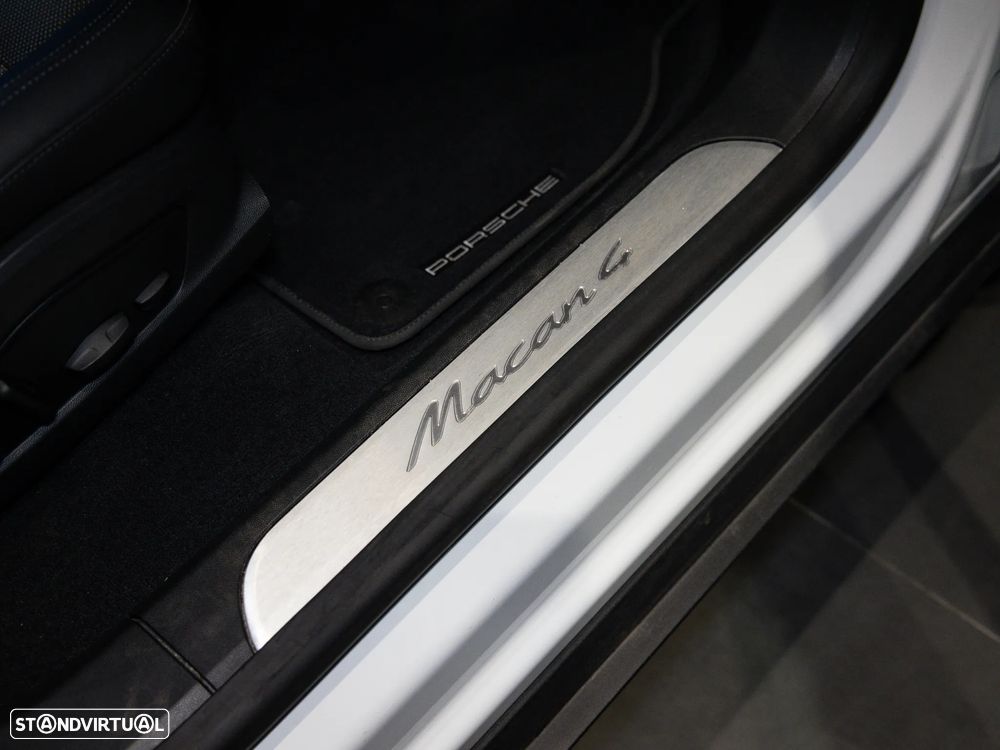 Porsche Macan Electric 4 - 42