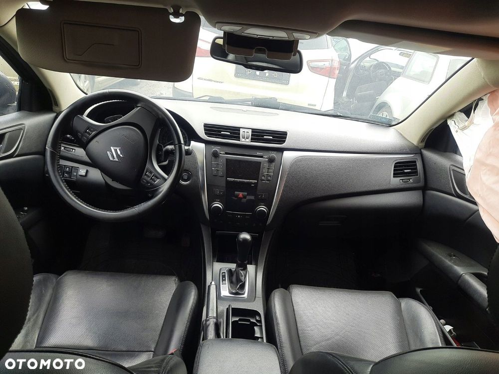 CZĘŚCI Suzuki Kizashi 2,4 BENZYNA 131 kW / 178 KM SEDAN - 4 DRZWI LAK ZMW - 7