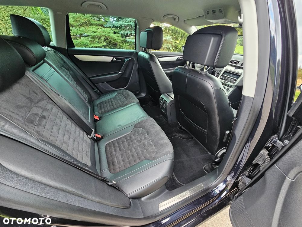 Volkswagen Passat 2.0 TDI Highline - 16
