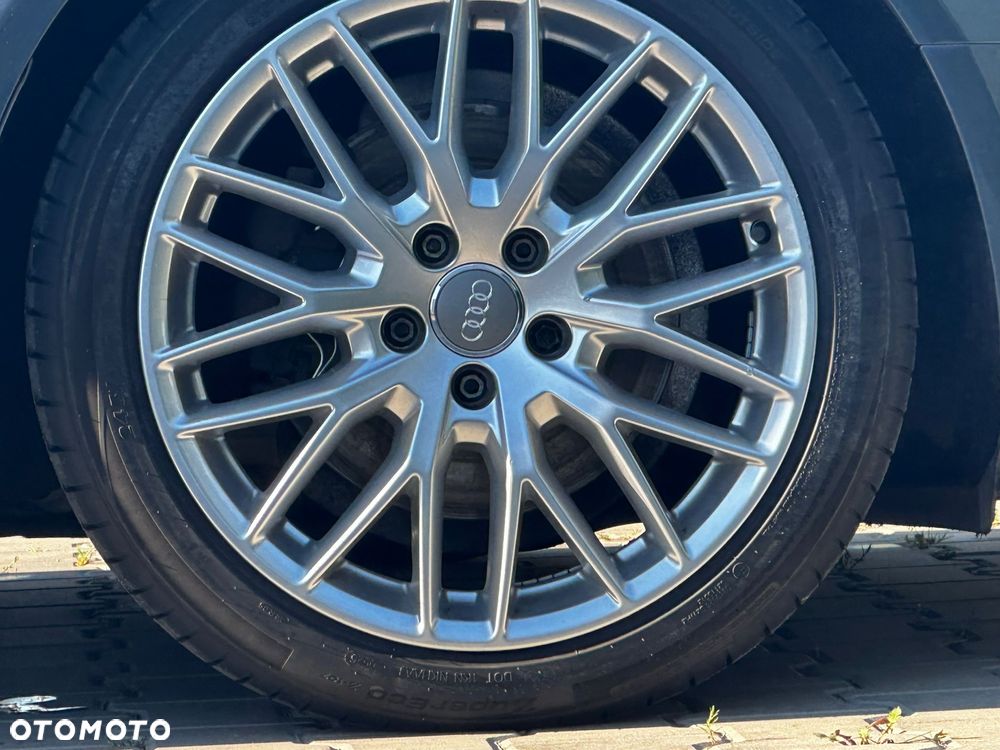 Audi A4 Avant 2.0 TDI DPF clean diesel quattro S tronic S line Sportpaket - 4