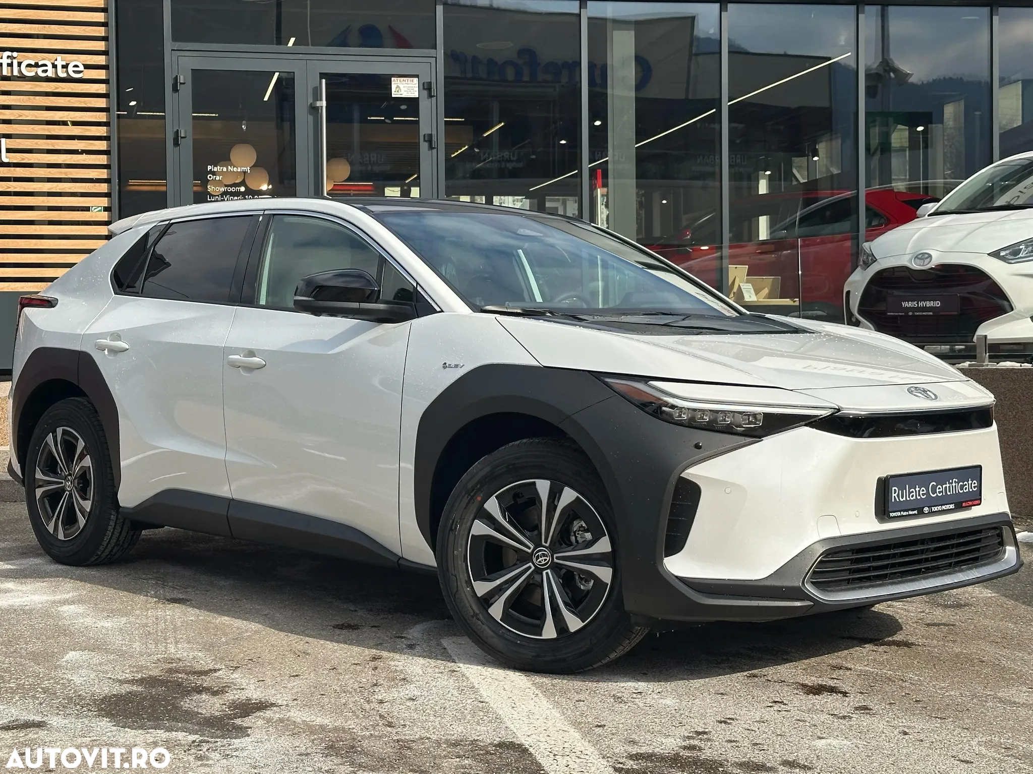 Toyota BZ4X 160 KW AWD (4x4) Luxury Solar Edition - 2