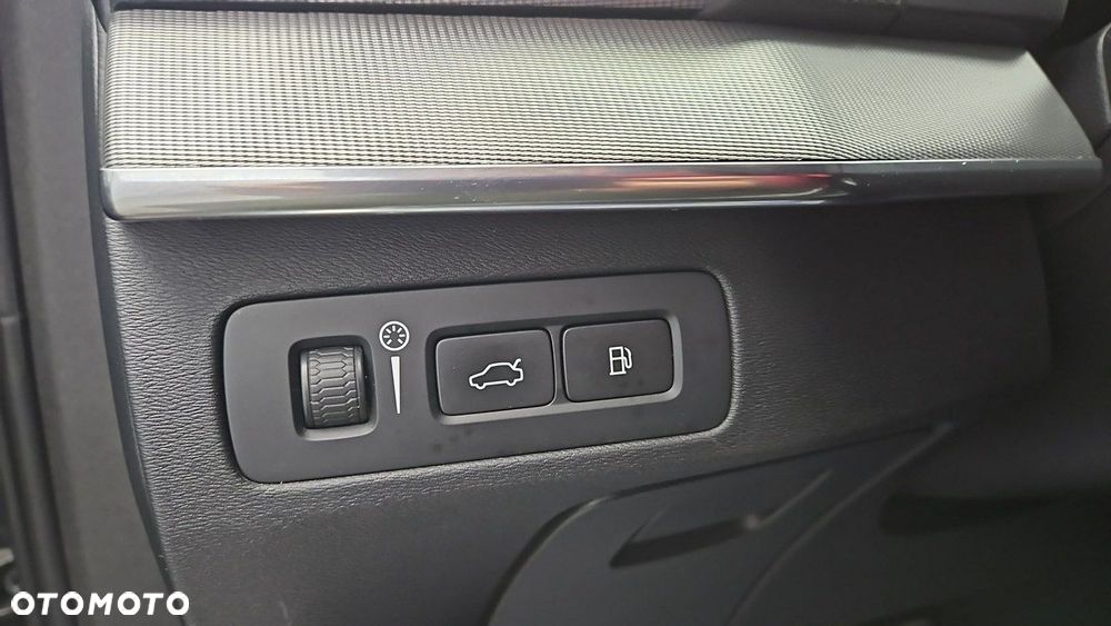 Volvo XC 90 T8 AWD Plug-In Hybrid R-Design 7os - 17