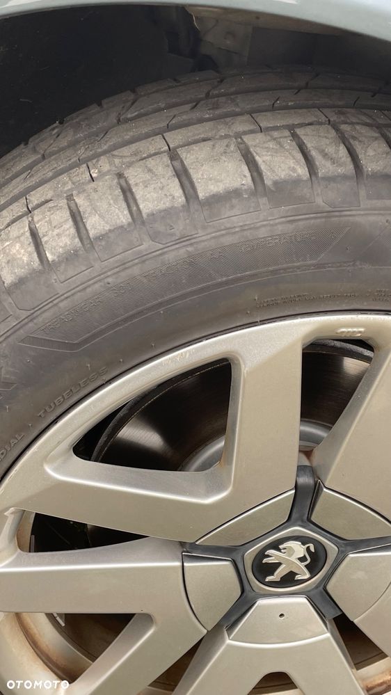 Peugeot 3008 2.0 HDi HYbrid4 - 32