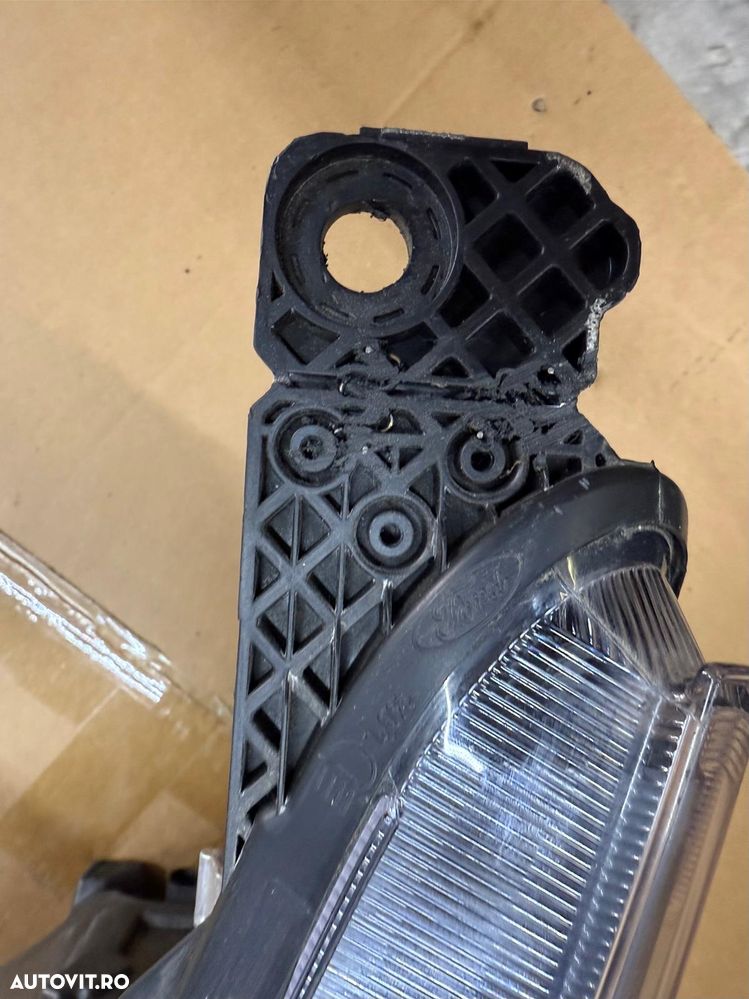 Far stanga full led FORD FOCUS 4 an 2022-2024 cod NX7B-13E015-CF a avut 2 prinderi fisurate si lipite - 6