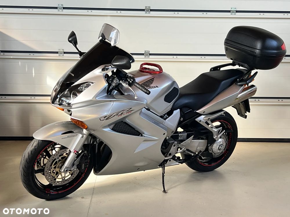 Honda VFR - 1