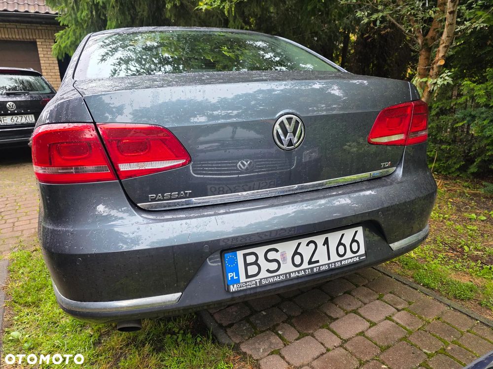 Volkswagen Passat 1.6 TDI DPF BlueMot Highline - 4