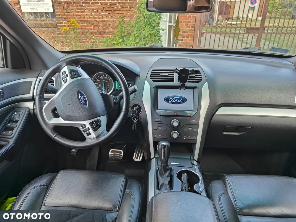 Ford Explorer - 3