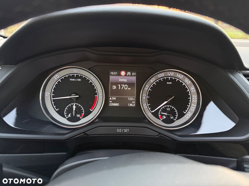 Skoda Superb 2.0 TDI DSG L&K - 33