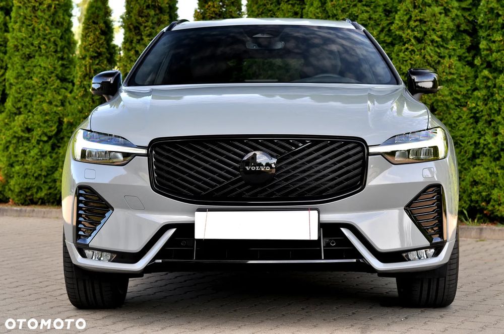 Volvo XC 60 B5 B AWD Plus Dark - 12