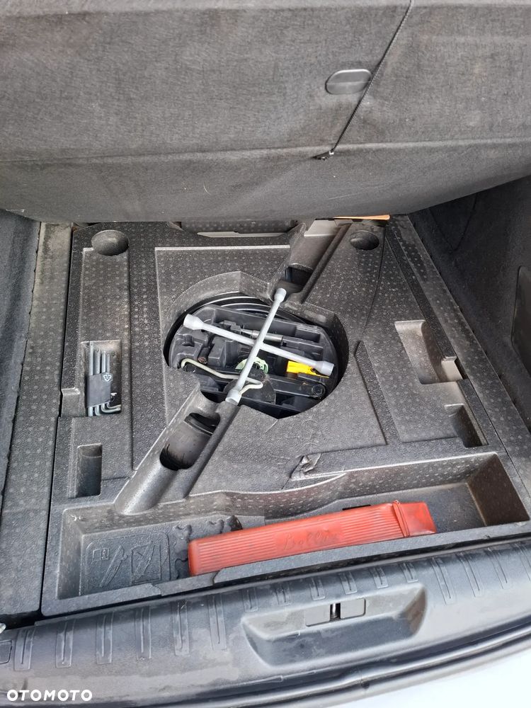 Peugeot 308 - 8