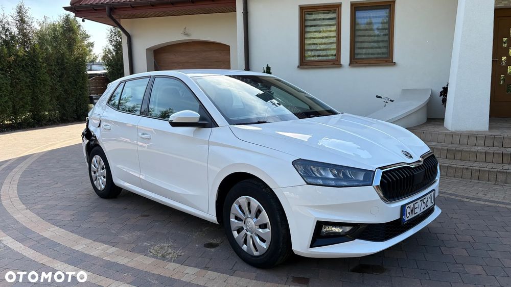 Skoda Fabia 1.0 Essence - 4
