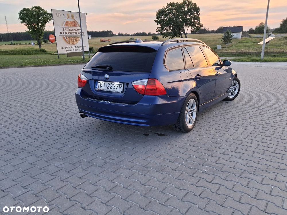 BMW Seria 3 320i - 3