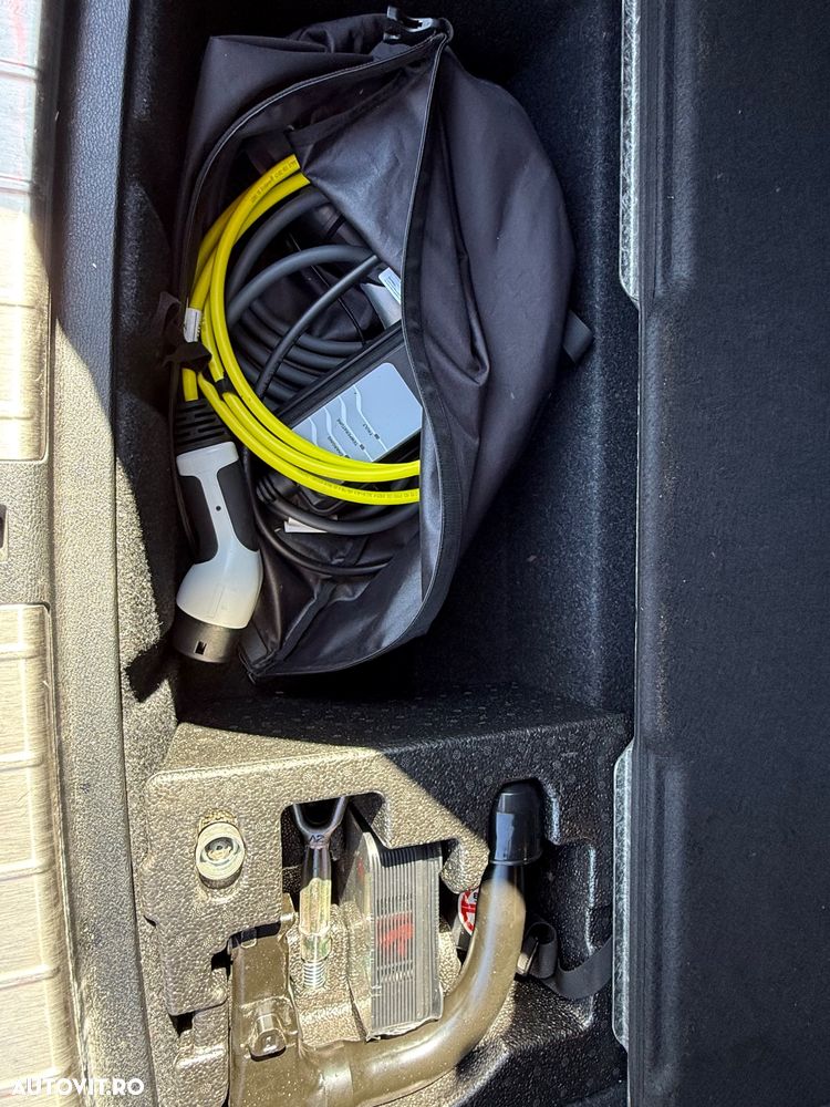 BMW X1 xDrive25e Sport Line - 7