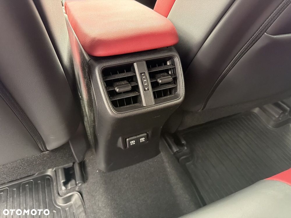 Lexus UX - 32