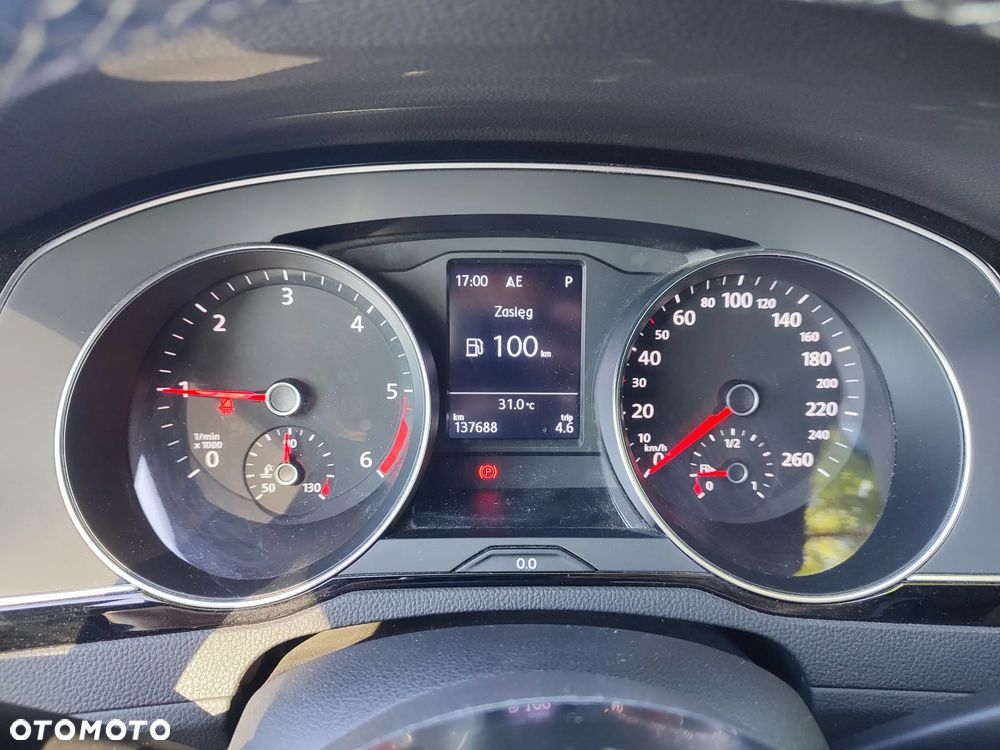 Volkswagen Passat 2.0 TDI SCR DSG Comfortline - 27