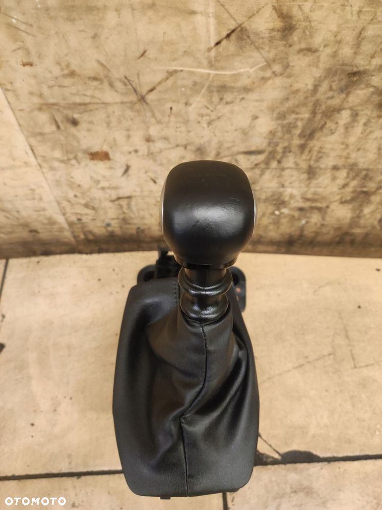 Gałka lewarek wybierak mieszek zmiany biegów 2008 II 2 - 6