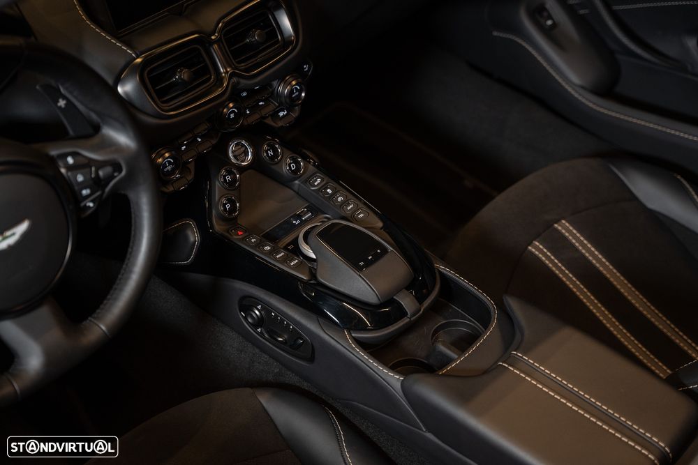 Aston Martin Vantage Roadster V8 - 17