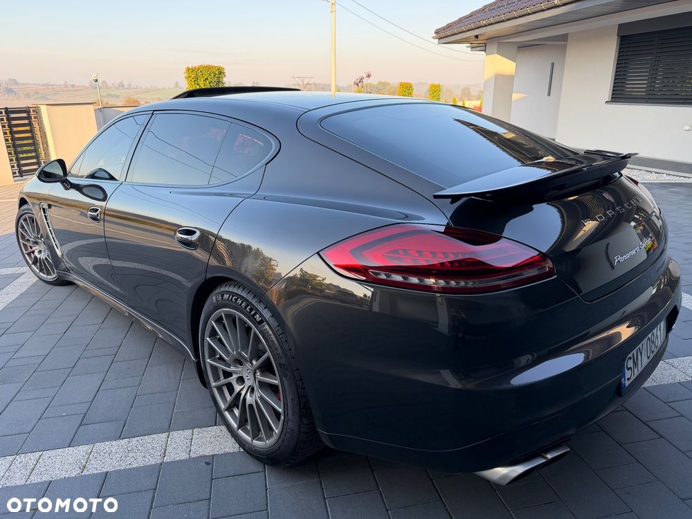 Porsche Panamera Turbo Executive - 8
