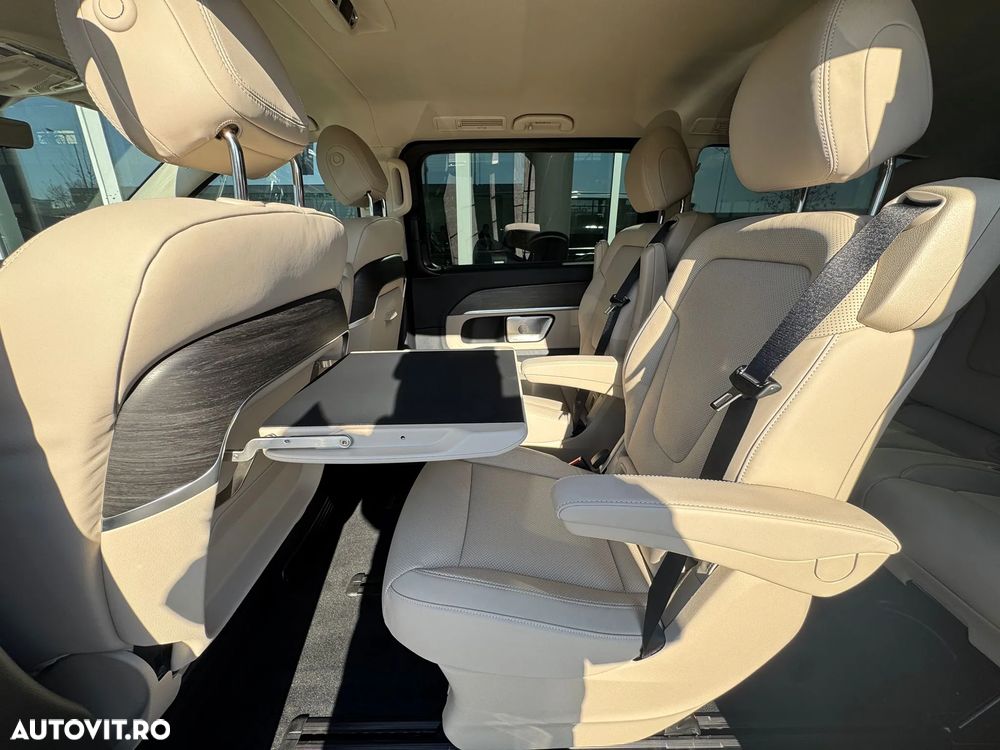 Mercedes-Benz V 300 d Extralang 4Matic 9G-TRONIC Exclusive - 11