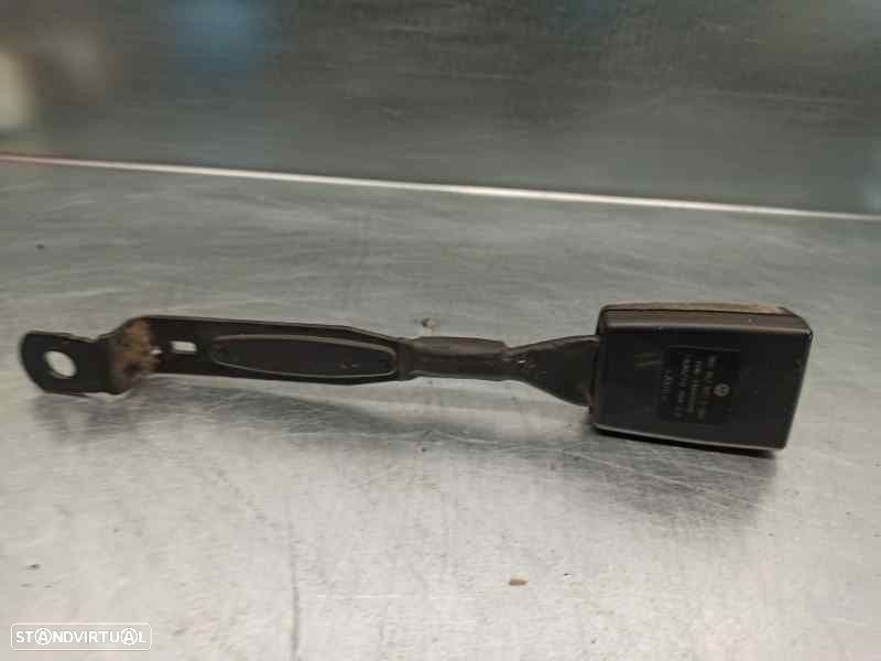 ENGATE CINTO VOLKSWAGEN CADDY III FURGÃO 2010 -2K0857877G - 2
