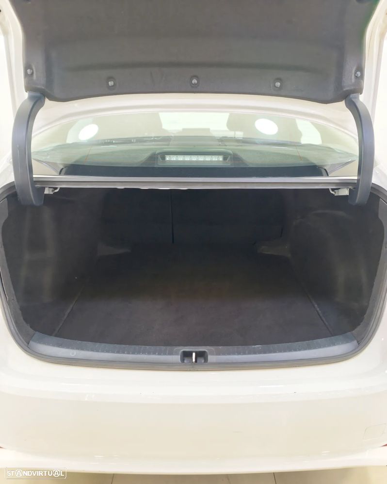 Toyota Corolla - 23