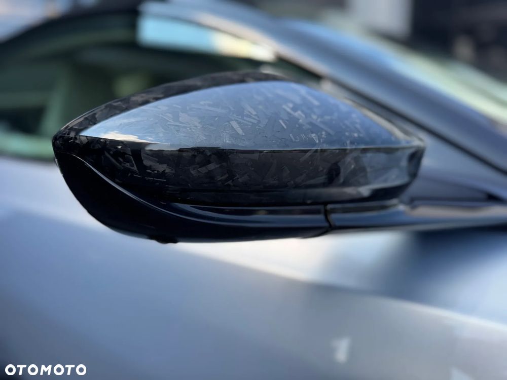 Aston Martin DB11 Launch Edition - 9