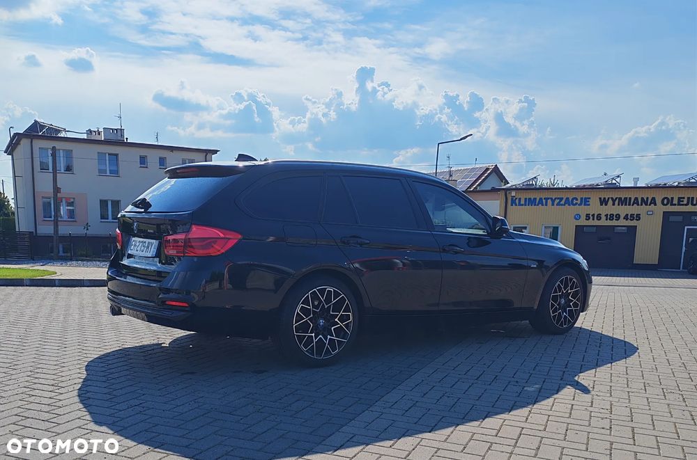 BMW Seria 3 320d Sport Line - 4