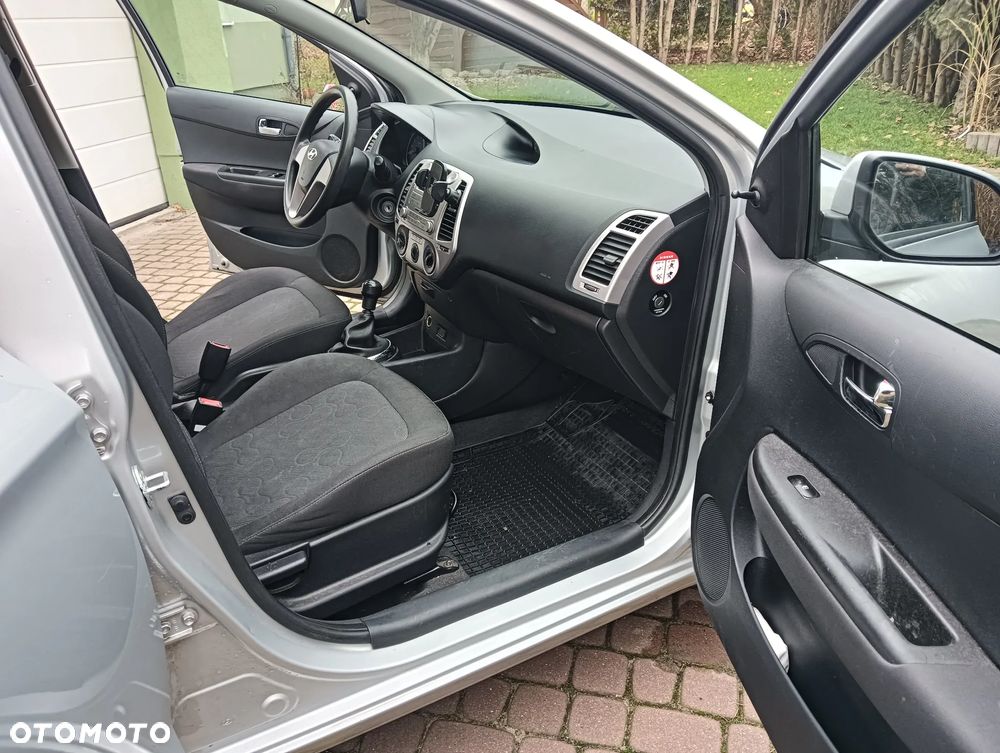 Hyundai i20 - 11
