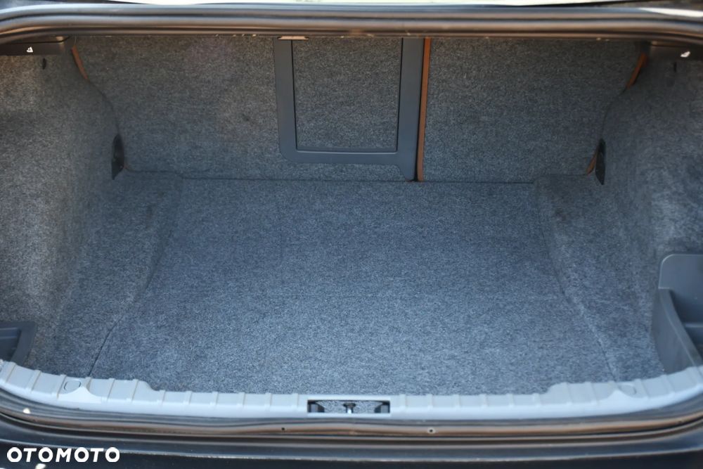 BMW Seria 3 320i - 25