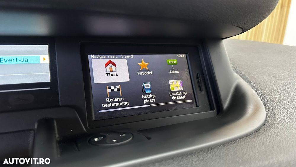 Renault Grand Scenic - 16