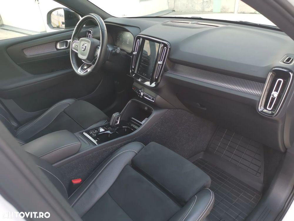 Volvo XC 40 D4 AWD R-Design - 24