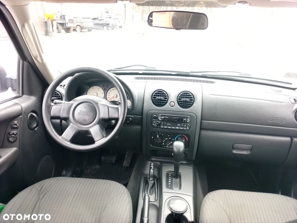 Jeep Cherokee - 28