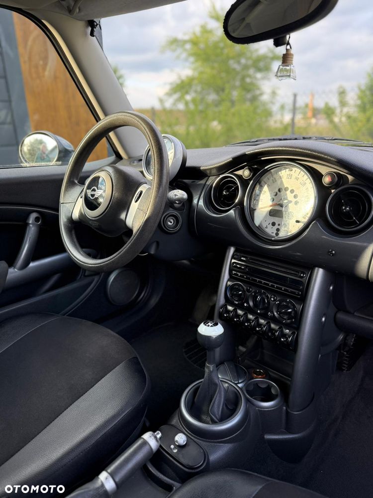 MINI Cooper Standard - 4