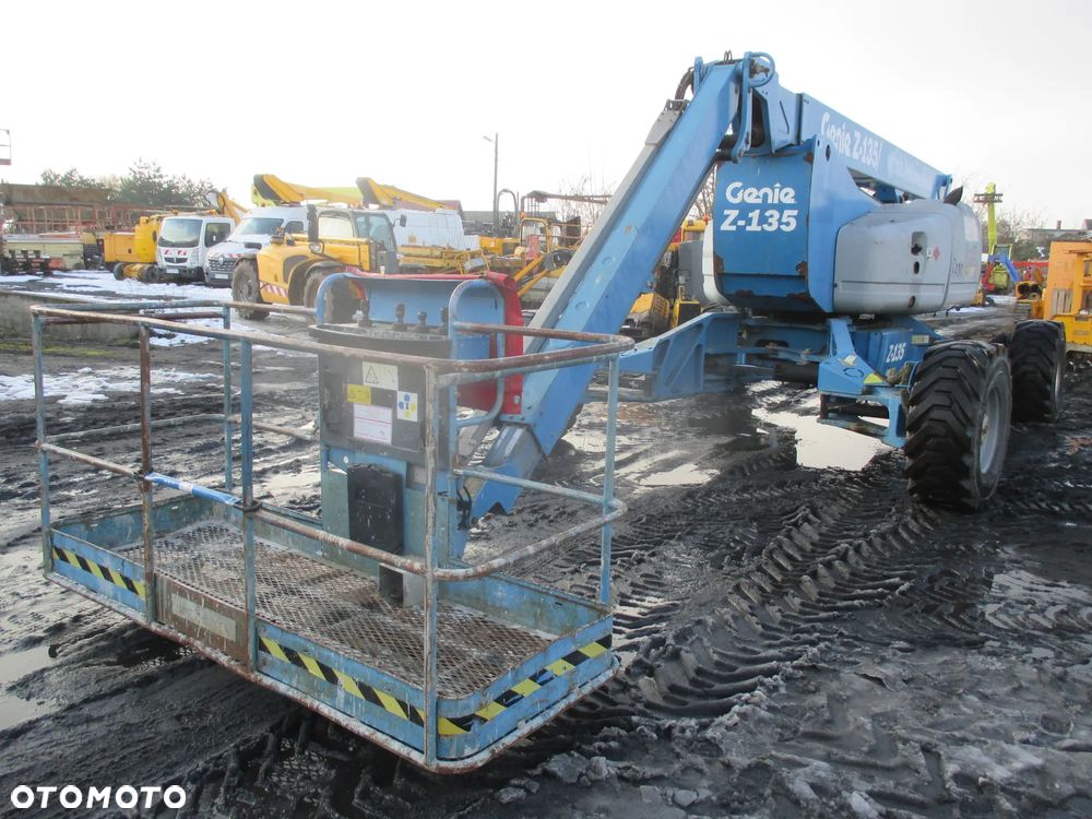 Genie Z-135 - 13