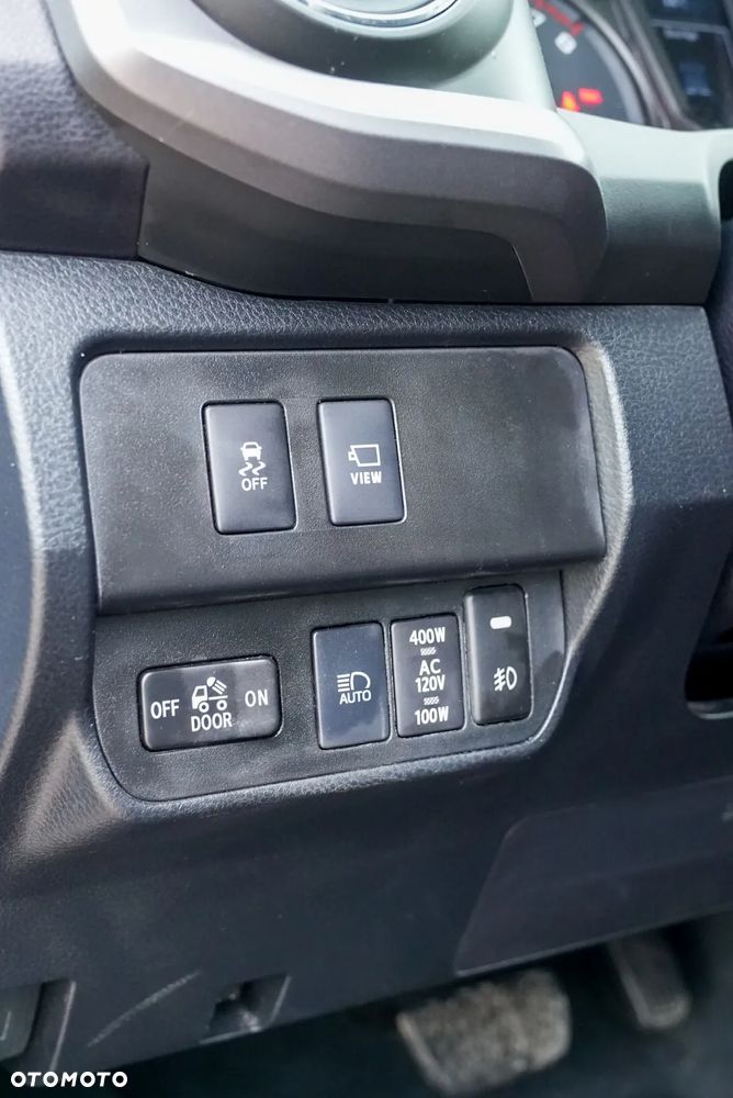 Toyota Tacoma - 22