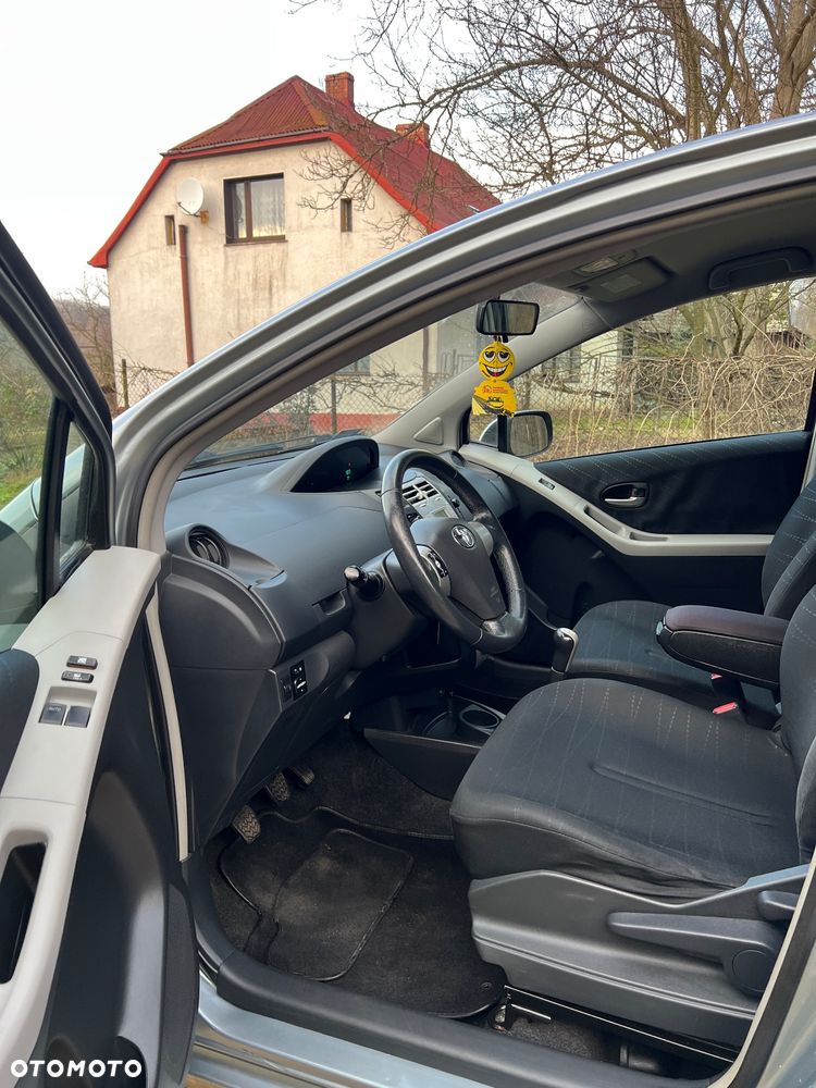 Toyota Yaris 1.3 Sol - 10