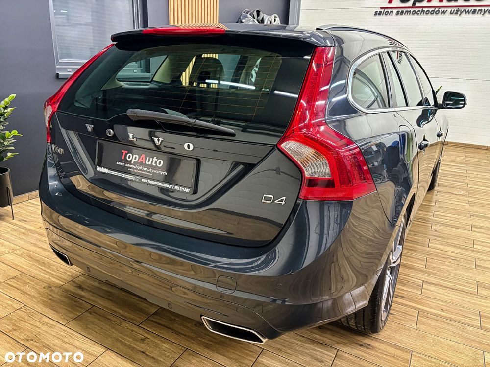 Volvo V60 D4 Geartronic Momentum - 9