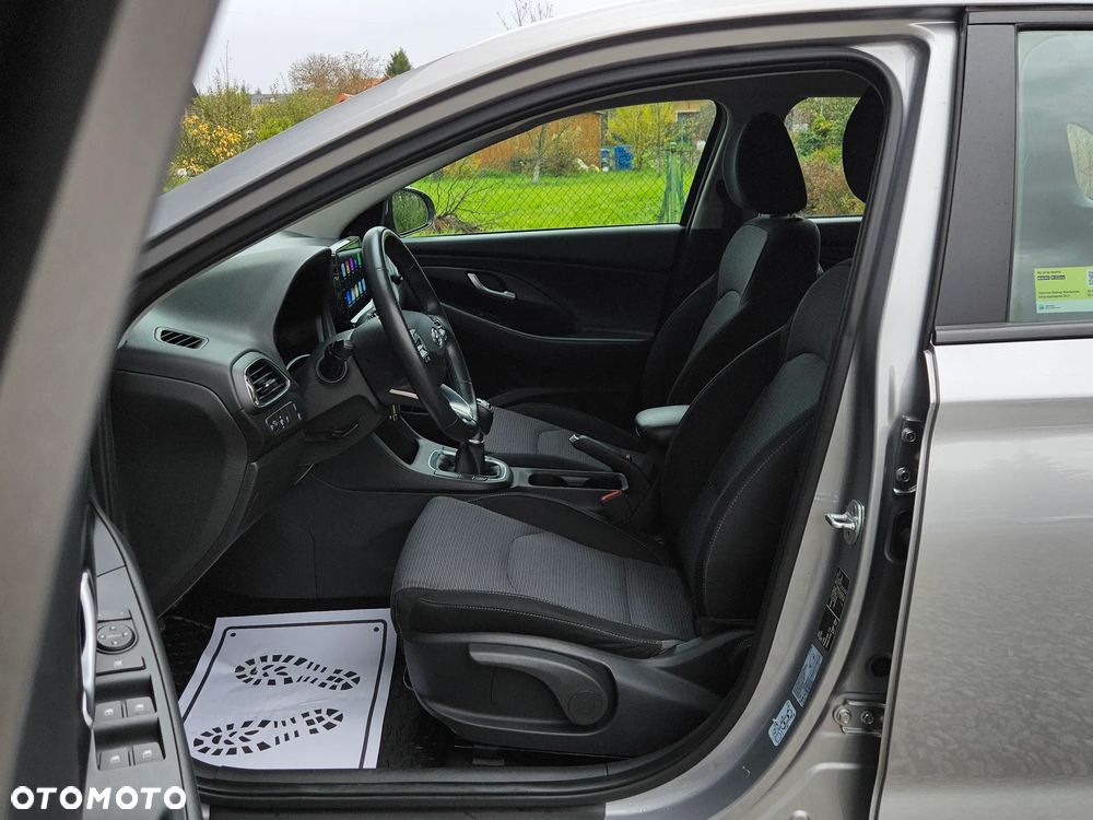 Hyundai i30 1.5 DPI Classic + - 12