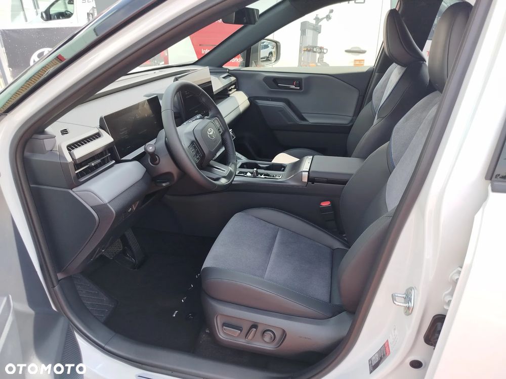 Toyota RAV4 - 11
