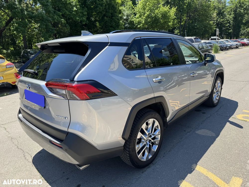 Toyota RAV4 - 9