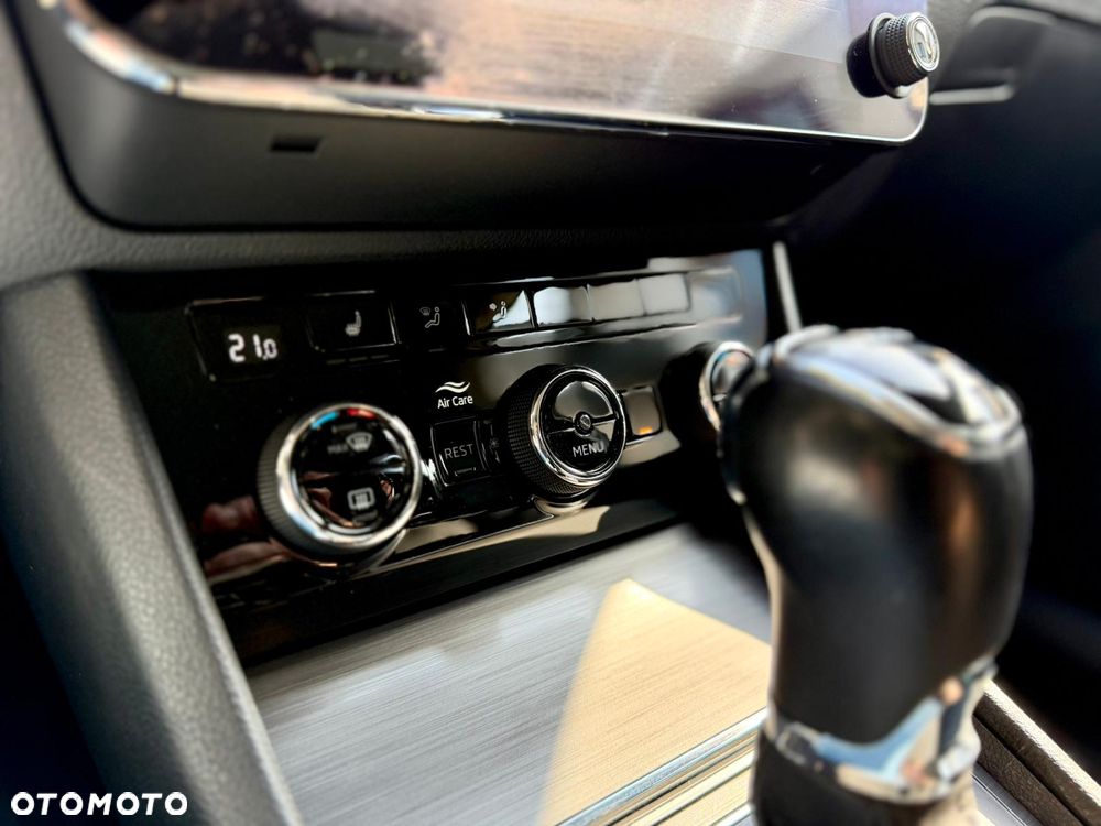 Skoda Superb 2.0 TDI SCR 4x4 Style DSG - 24