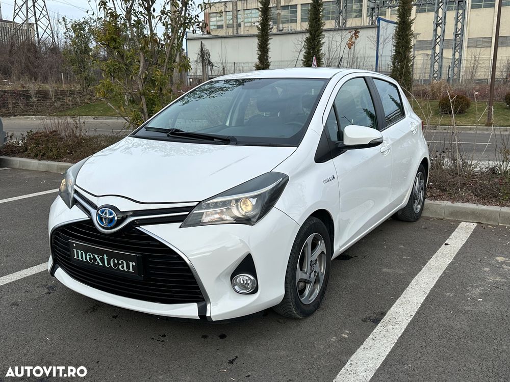 Toyota Yaris 1.5 VVT-i HSD Luna - 1