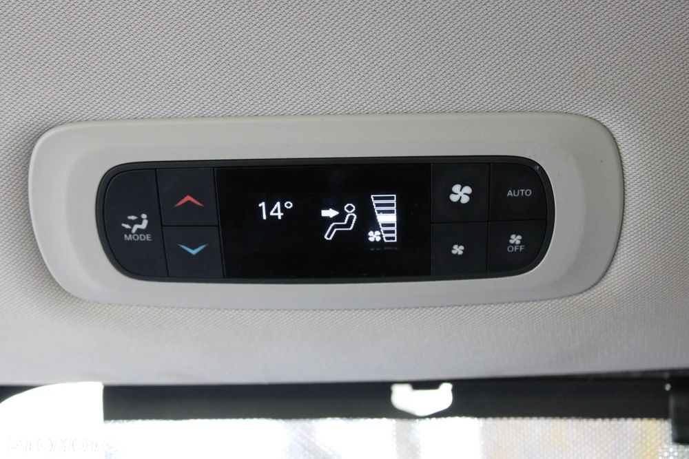 Chrysler Pacifica - 31