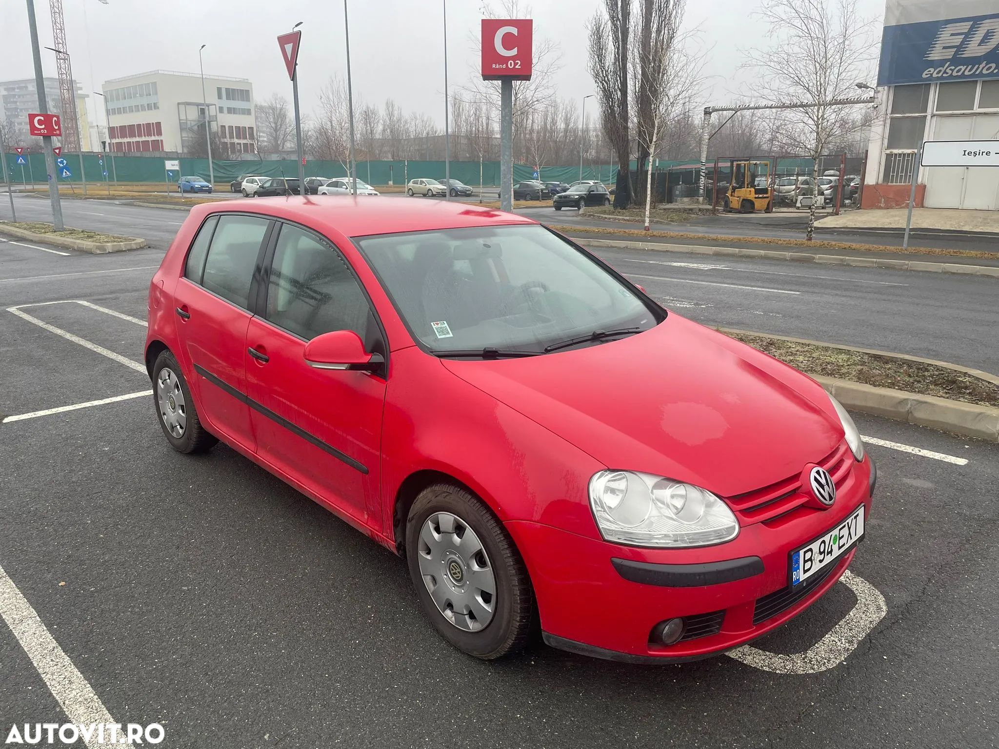 Volkswagen Golf - 1