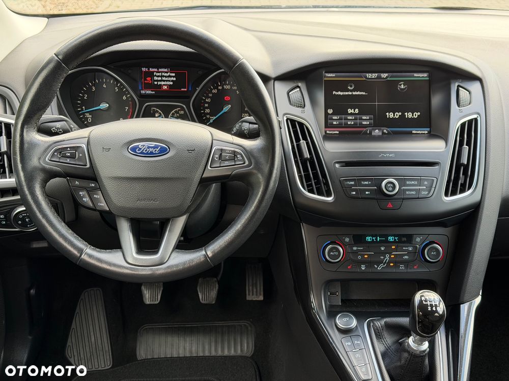 Ford Focus 1.0 EcoBoost Titanium - 28