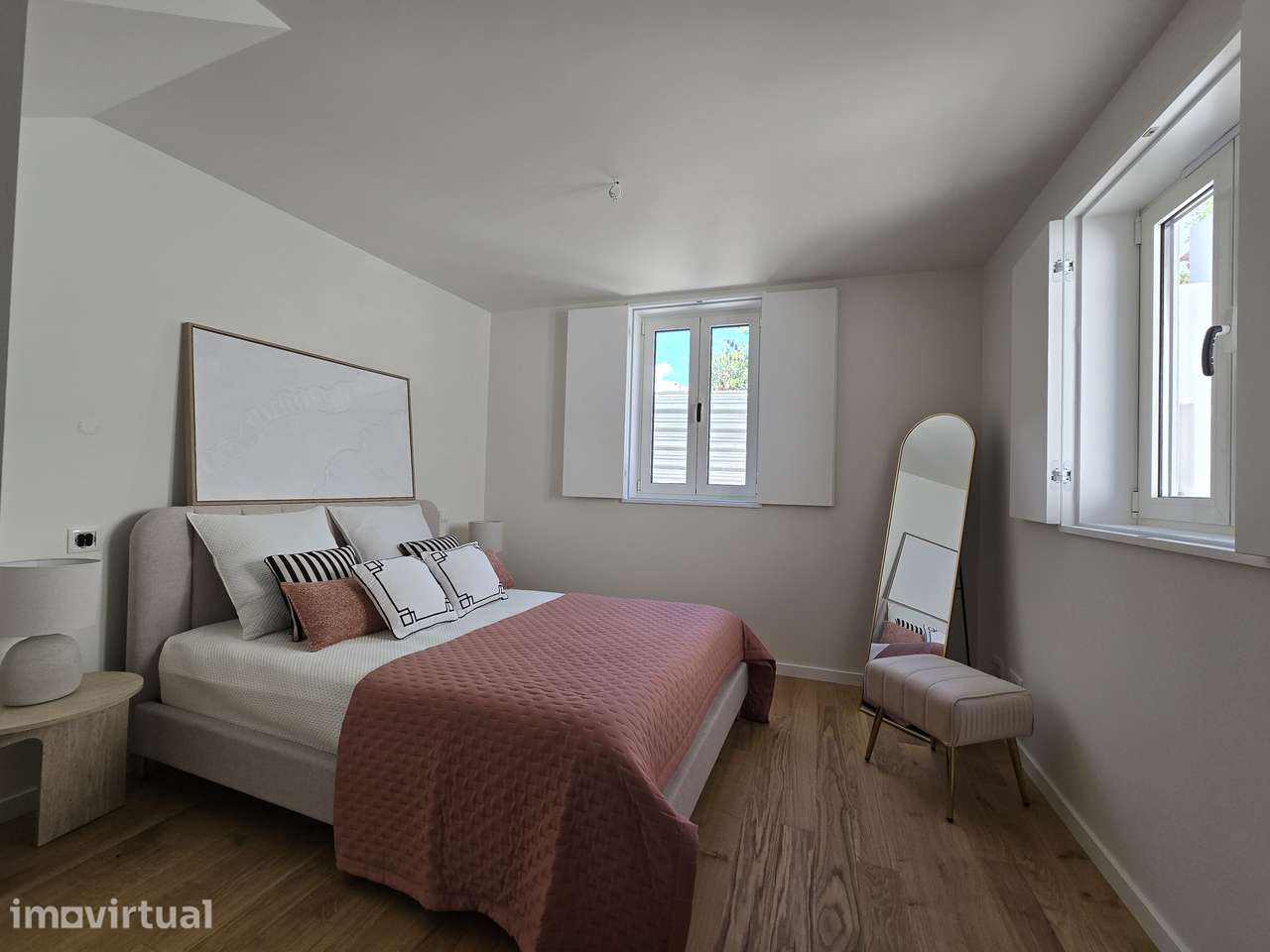 Jardim Emídia — T1 Duplex · 30