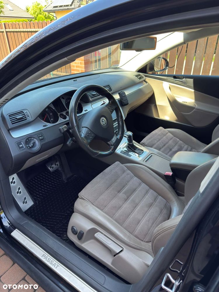 Volkswagen Passat 2.0 TDI DPF Sportline DSG - 14