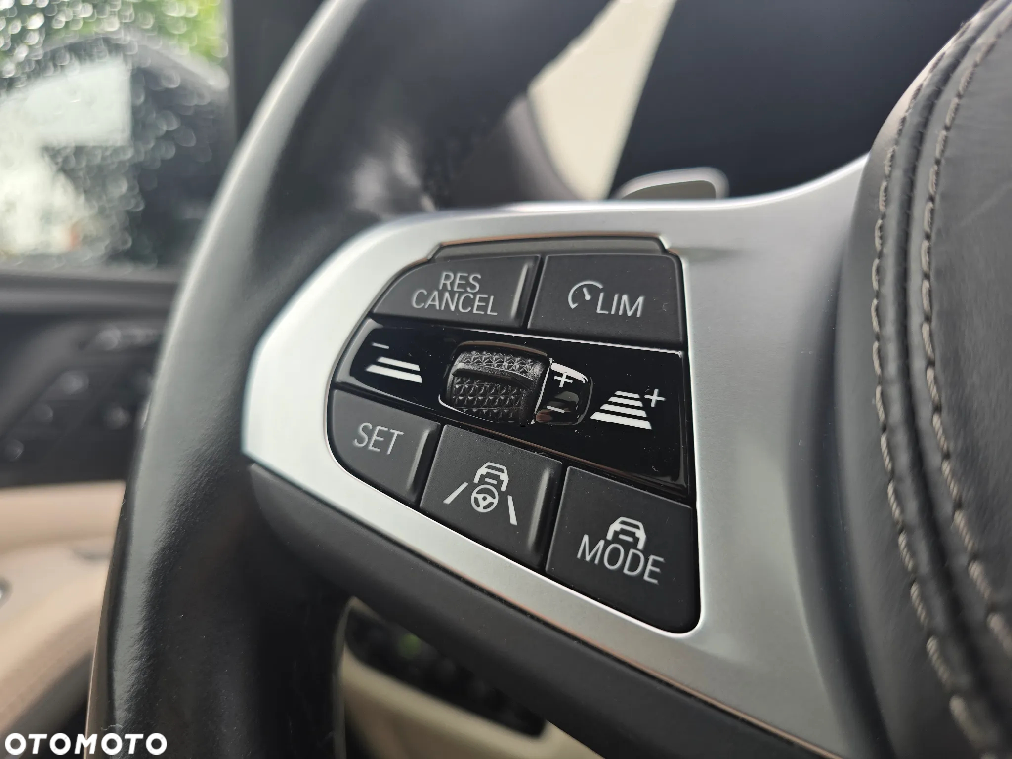 BMW X7 M50i sport - 29