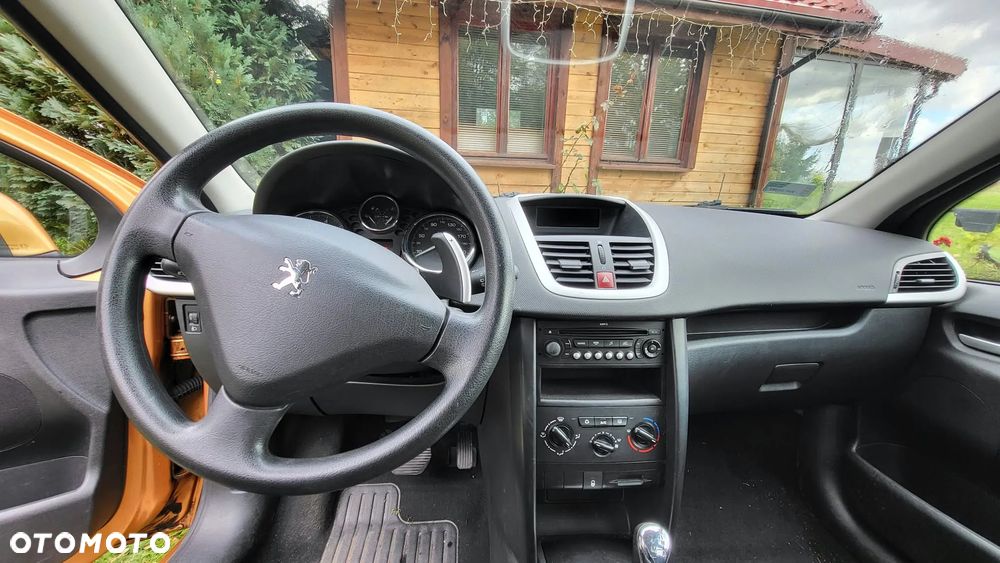 Peugeot 207 - 13