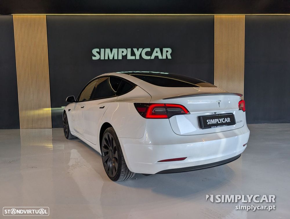 Tesla Model 3 - 4
